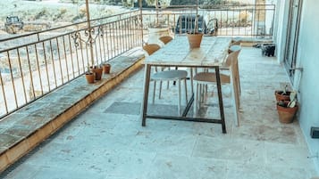La gloire de mon pere | Terrace/patio