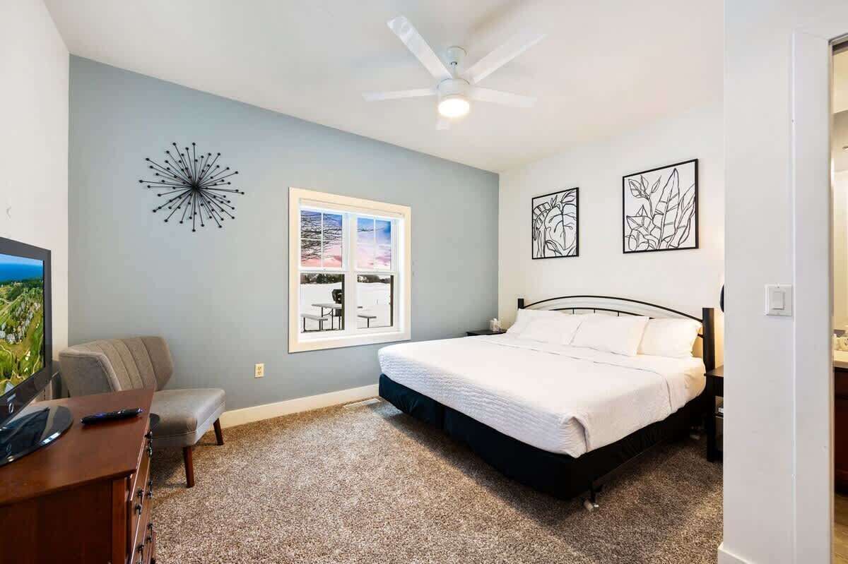 2 chambres, fer et planche à repasser, Wi-Fi gratuit, draps fournis