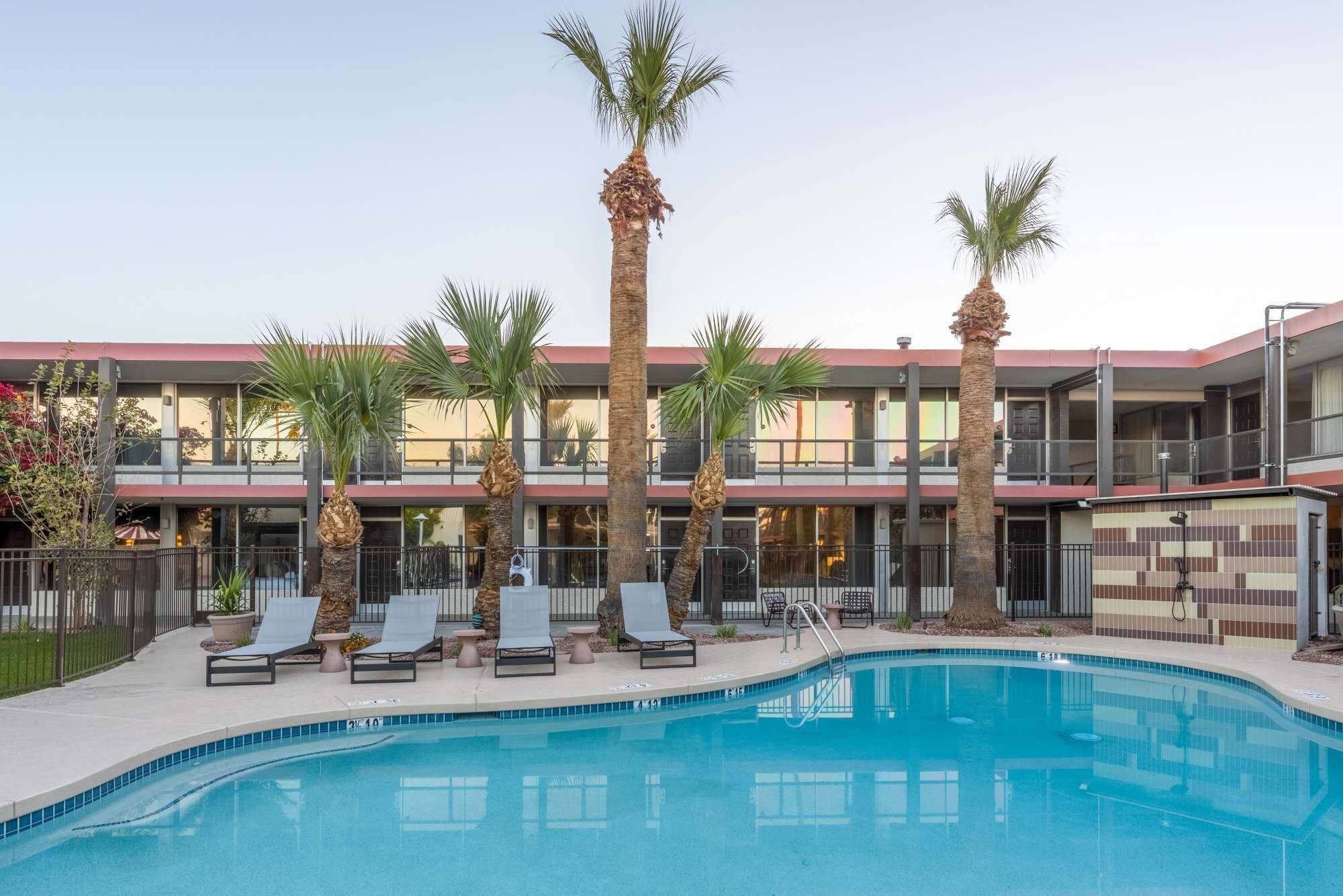 Kelvin Cholla Hotel Suite