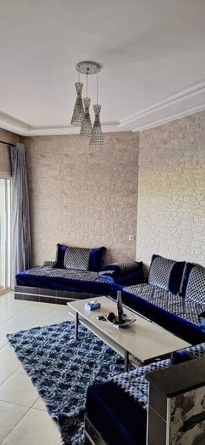 Fernseher, Tischfußball