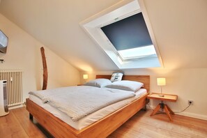 1 slaapkamer, een strijkplank/strijkijzer, gratis wifi