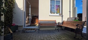 Terrace/patio - 3-zi.-fewo für 4 Personen im Erdgeschoss mit Terrasse (Graal-Müritz)