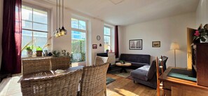 TV, stereo - 3-zi.-fewo für 4 Personen im Erdgeschoss mit Terrasse (Graal-Müritz)