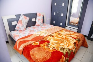 4 bedrooms, WiFi, bed sheets
