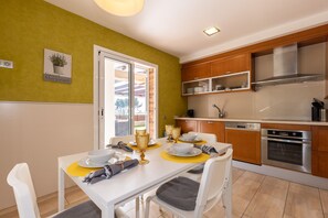 Dining - Exclusive 6-bedroom VILLA for 10 people A610-141 VILLA MORAMAR (Tarragona)