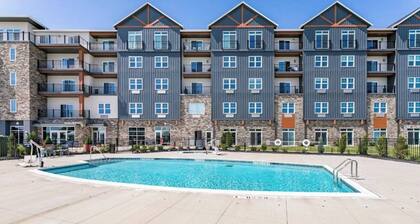 Canandaigua Condo w/ Restaurant and Pool/Hot Tub