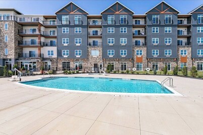Canandaigua Condo w/ Restaurant and Pool/Hot Tub