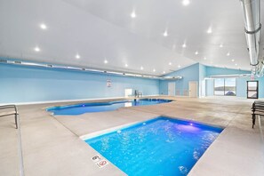 Indoor pool - Lakefront Luxury 9BR Retreat—Pools & Hot Tub (Branson)