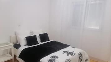 2 slaapkamers, een strijkplank/strijkijzer, wifi, beddengoed