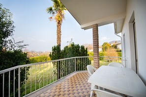 Elite Villa | Terrace/patio - Villa Torchio (Manerba del Garda)