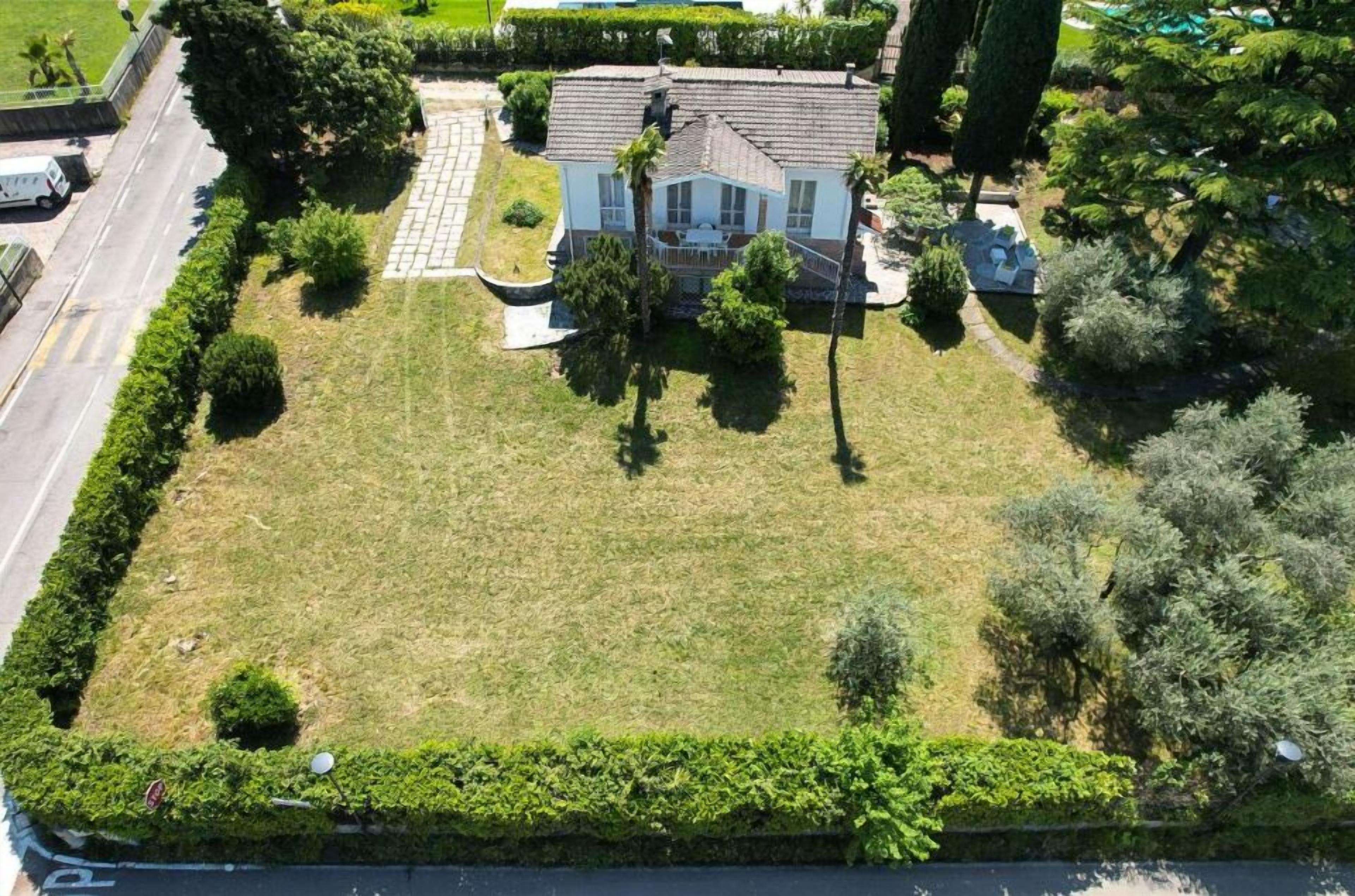 Elite Villa | Garden view