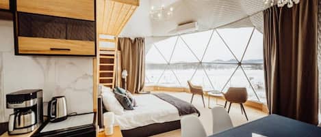 1 多间卧室、熨斗/熨衣板、床单