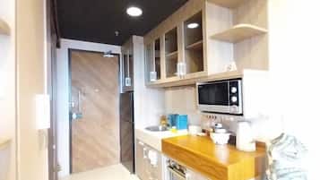 Deluxe-dobbeltværelse - 1 kingsize-seng | Privat køkken | Køleskab, kogeplade, elkedel, riskoger