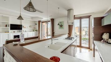 Apartment | Living area | 42-inch LED TV with digital channels, fireplace, Netflix