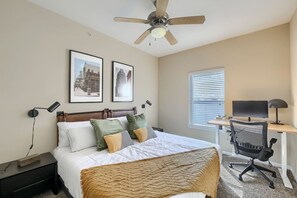 4 chambres, bureau, Wi-Fi, draps fournis