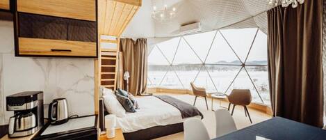 1 多间卧室、熨斗/熨衣板、床单