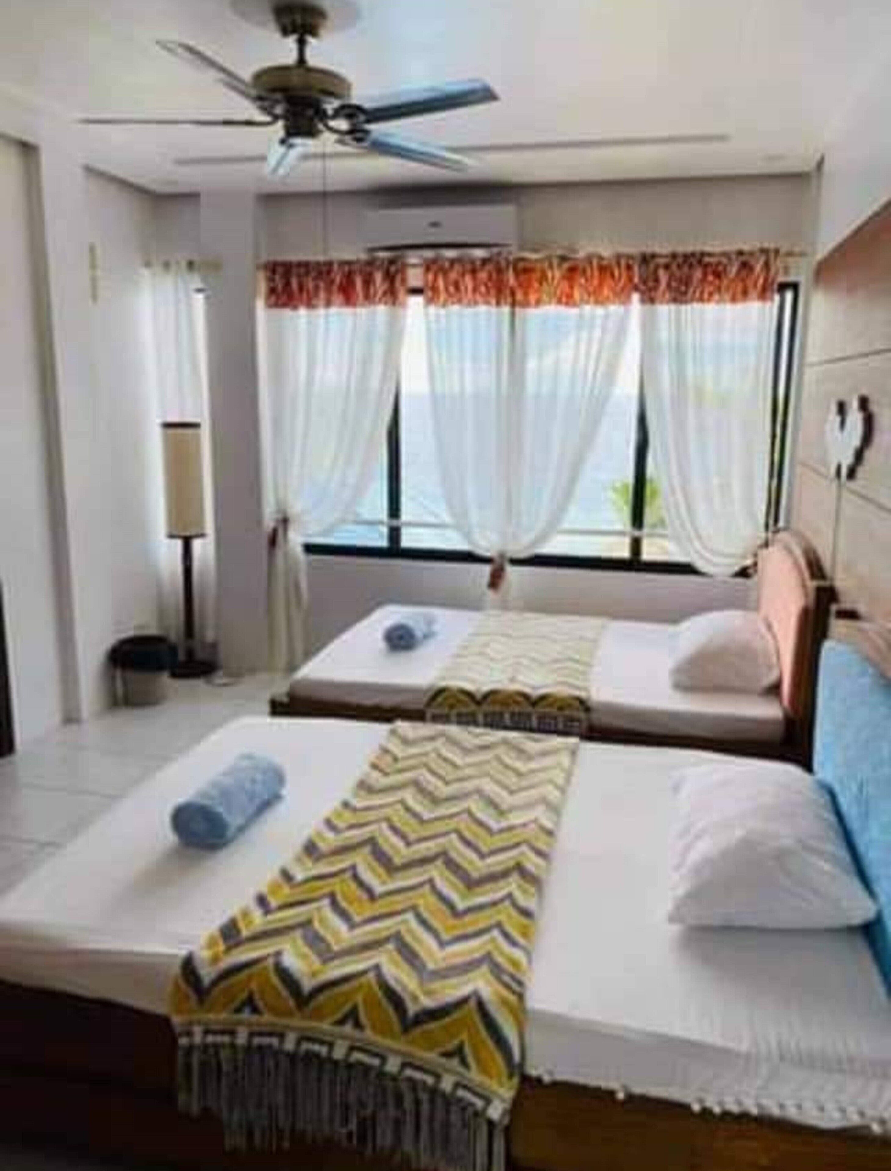4 bedrooms, individually decorated, individually furnished, free WiFi