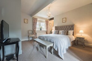 6 habitaciones, escritorio, tabla de planchar con plancha y wifi gratis 