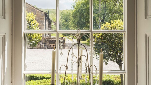 Interior - Grade 2 listed country home sleeping 12 with hot tub and annex (Yorkshire Dales)
