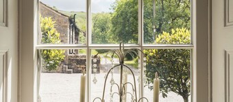 Grade 2 listed country home sleeping 12 with hot tub and annex