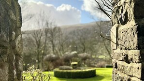 Property grounds - Grade 2 listed country home sleeping 12 with hot tub and annex (Yorkshire Dales)