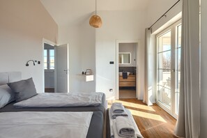 4 bedrooms, iron/ironing board, free WiFi, bed sheets - Villa LeGro by Villas Guide (Rapavel)