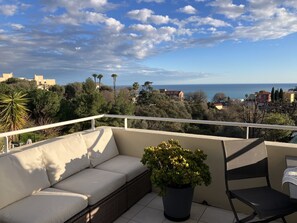 Property grounds - Light and cozy apartment with a view and shared pool! (Nice)