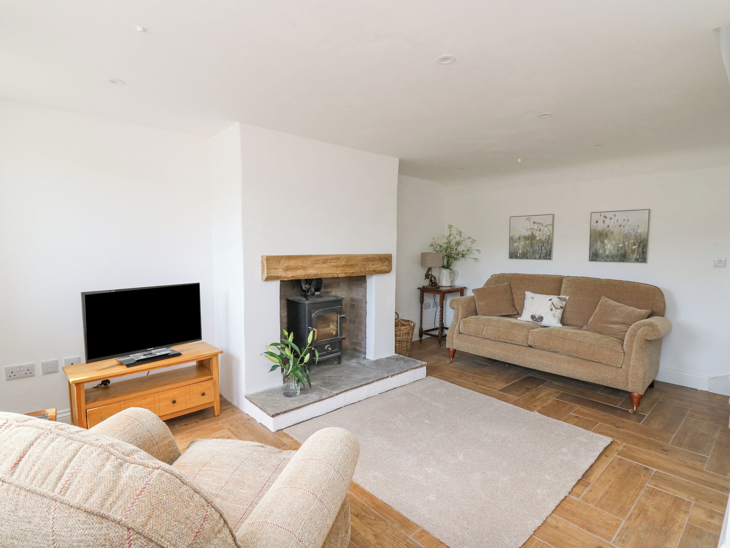 The Old Stable, Family Friendly, Character Holiday Cottage In Bettws - Bridgend