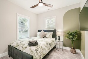 3 bedrooms, desk, iron/ironing board, WiFi