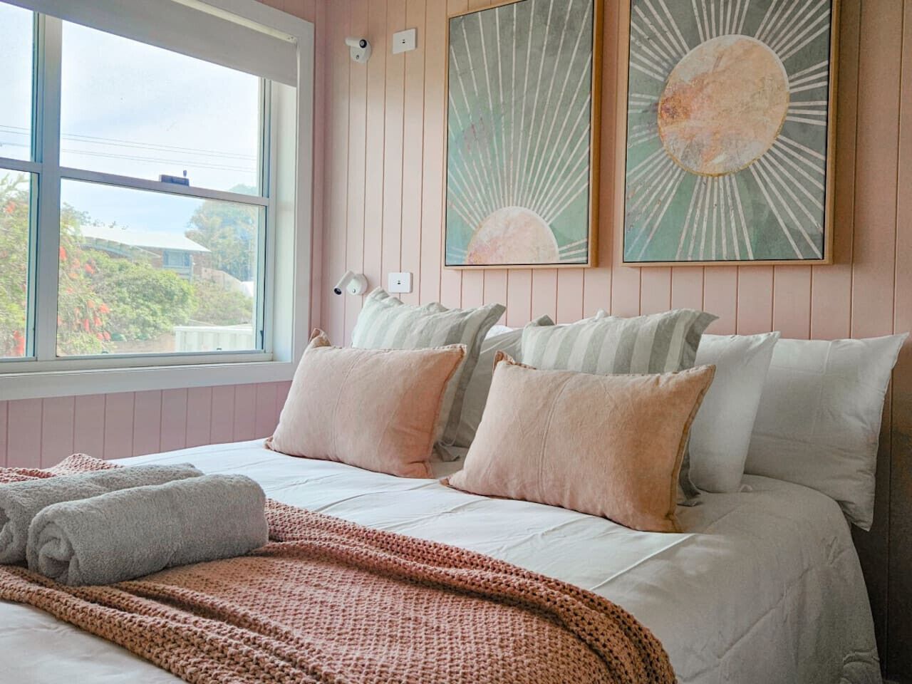 4 bedrooms, desk, iron/ironing board, travel cot