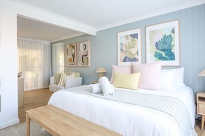 4 bedrooms, desk, iron/ironing board, travel cot