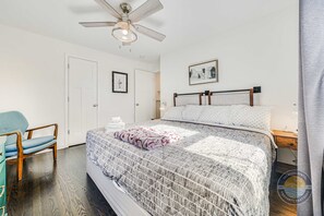 3 slaapkamers, een bureau, een strijkplank/strijkijzer, wifi