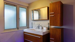 Apartment | Bathroom