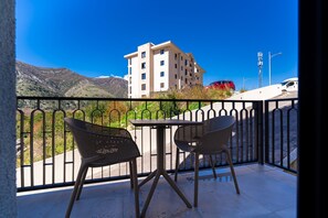 Outdoor dining - Coastal Bliss 1BdrApt w/ Kotor Bay view & terrace (Dobrota)