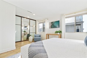 3 bedrooms, iron/ironing board, travel cot, free WiFi