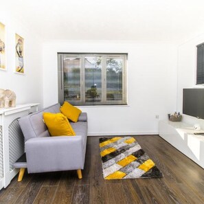 Apartment | Living area - Stunning 1-bed Apartment in Birmingham (Birmingham)