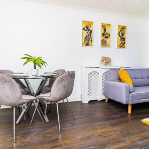 Apartment | Dining - Stunning 1-bed Apartment in Birmingham (Birmingham)