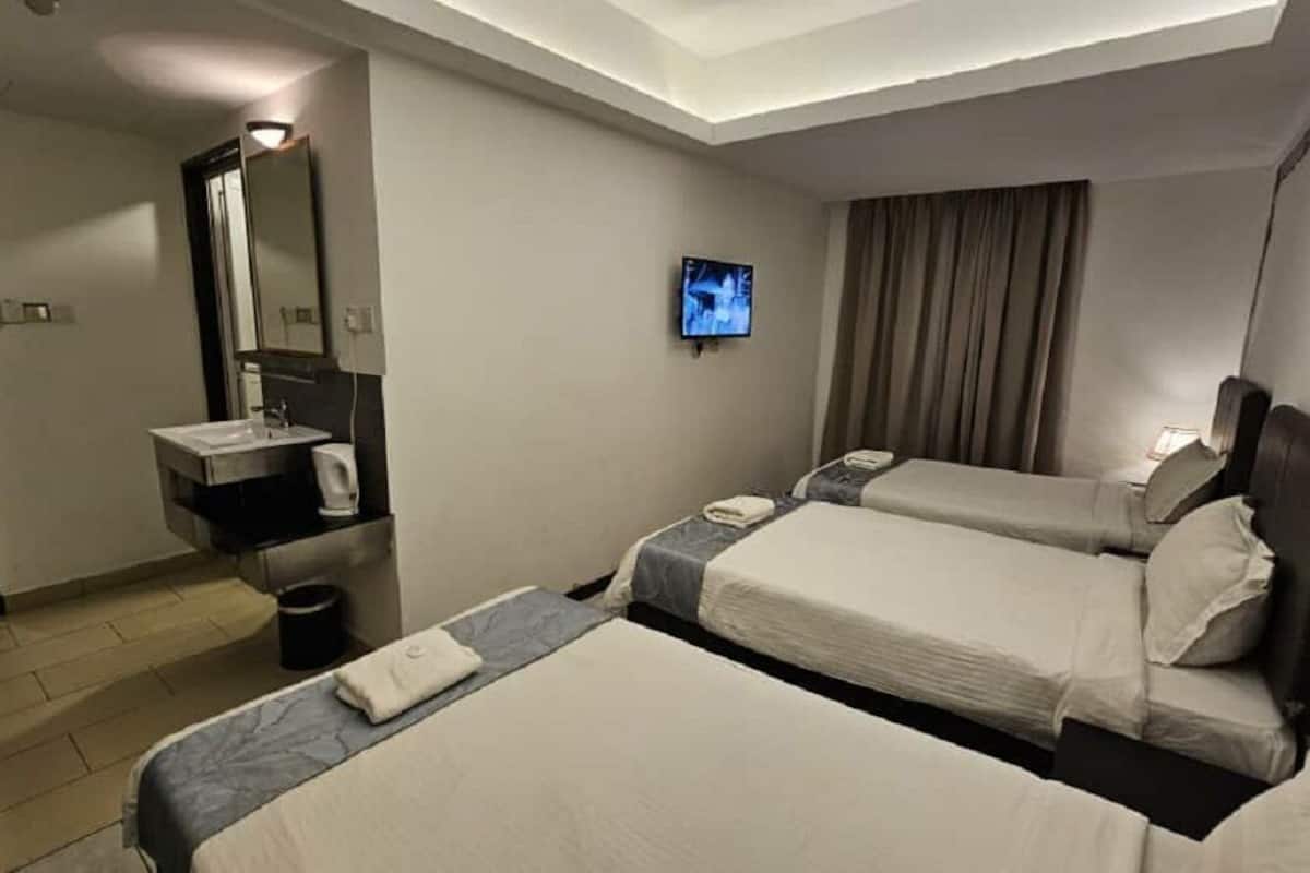 Superior háromágyas szoba | 1 hálószoba, íróasztal és ingyenes wifi