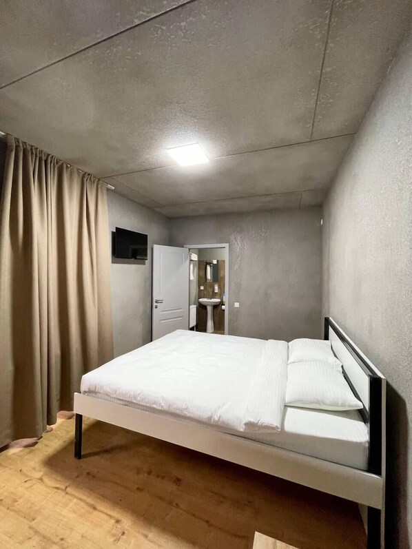 Superior Room | 1 bedroom, desk