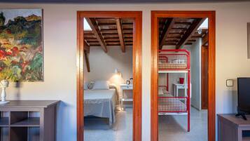 2 bedrooms, bed sheets