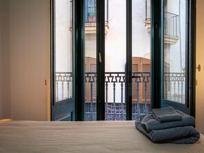 3 bedrooms - Charming apartment in historic center - guests (Torredembarra)