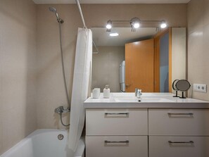 Towels - Charming apartment in historic center - guests (Torredembarra)