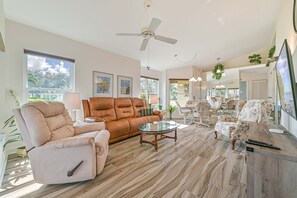 TV - Tropical Villa ~ 2 bed / 2 bath in Estero, FL (Estero)