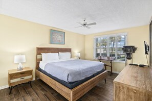 2 室のベッドルーム、アイロン / アイロン台、WiFi (無料)、ベッドシーツ