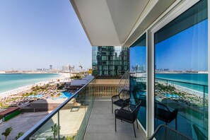 Elite-Apartment, 2 Schlafzimmer, Balkon, Meerblick | Balkon