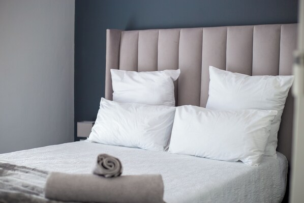 1 bedroom, WiFi, bed sheets