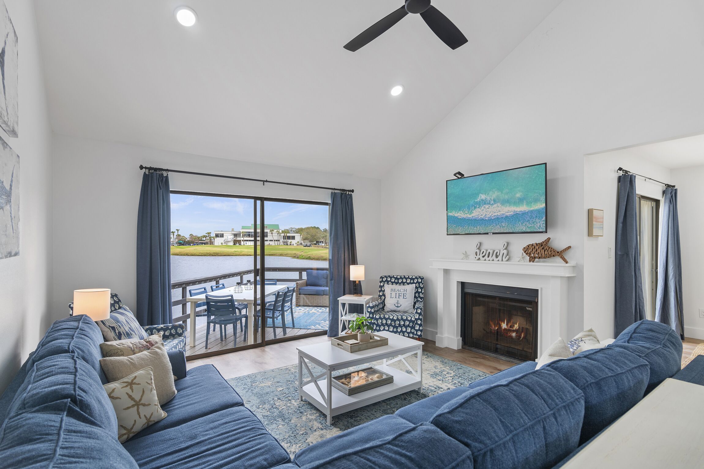 智能電視、壁爐、 辦公室