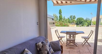 2-Room Air-Conditioned Apartment with Terrace and Private Parking, Rated 2 Stars