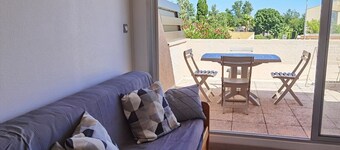 2-Room Air-Conditioned Apartment with Terrace and Private Parking, Rated 2 Stars