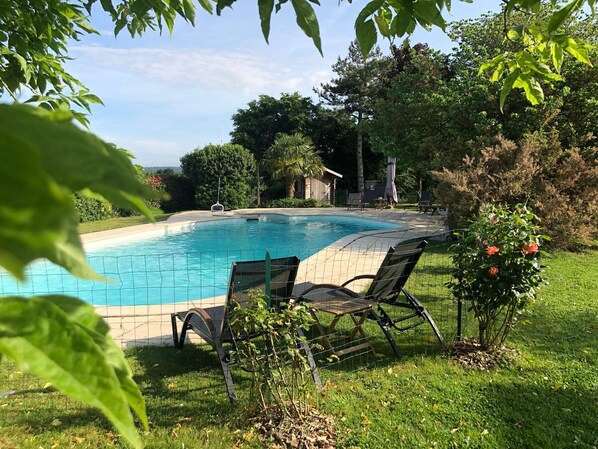 Pool - Charming Countryside Retreat with Pool, Near Solesmes Abbey (Solesmes)